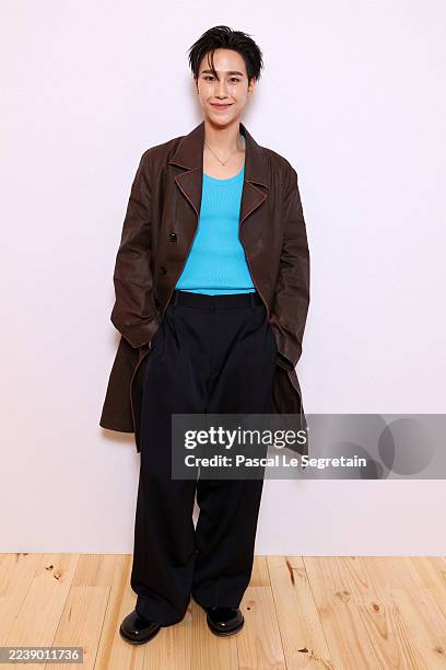 otpcnews's tweet image. เนี้ยบทุกองศา! "จูเนียร์ ปณชัย" กับลุคฟรอนต์โรว์ Loewe SS26 ณ กรุงปารีส

JUNIOR LOEWE SS26 IN PARIS

#Junniorrs 
#LOEWExJunior 
#PFW2025 #PFW 
#LOEWESS26 #LOEWE 

"จูเนียร์ ปณชัย" @jnnrrs เผยลุคสุดเนี้ยบพร้อมความสง่างามอย่างมีสไตล์ ในฐานะแขกคนสำคัญจากแบรนด์ไฮเอนด์ LOEWE