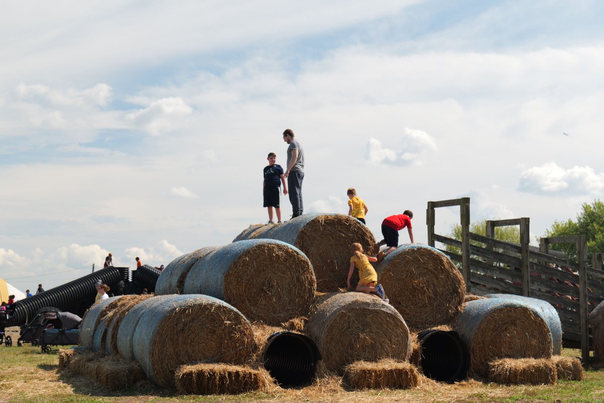 Check out all the family-friendly fall activities this October in Stark County! From Halloween parties to trick-or-treating you are sure to have a spooktacular time this fall! 🎃

visitcanton.com/blog/local-tri…