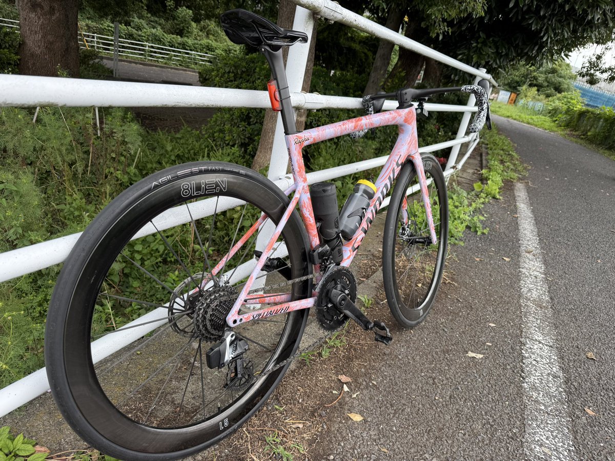 ikkunroadman's tweet photo. 今日はTarmacで軽くライド
雨が降るまで頑張ります!
#8lien
#8lienwheels https://t.co/4n4gbsfxT0