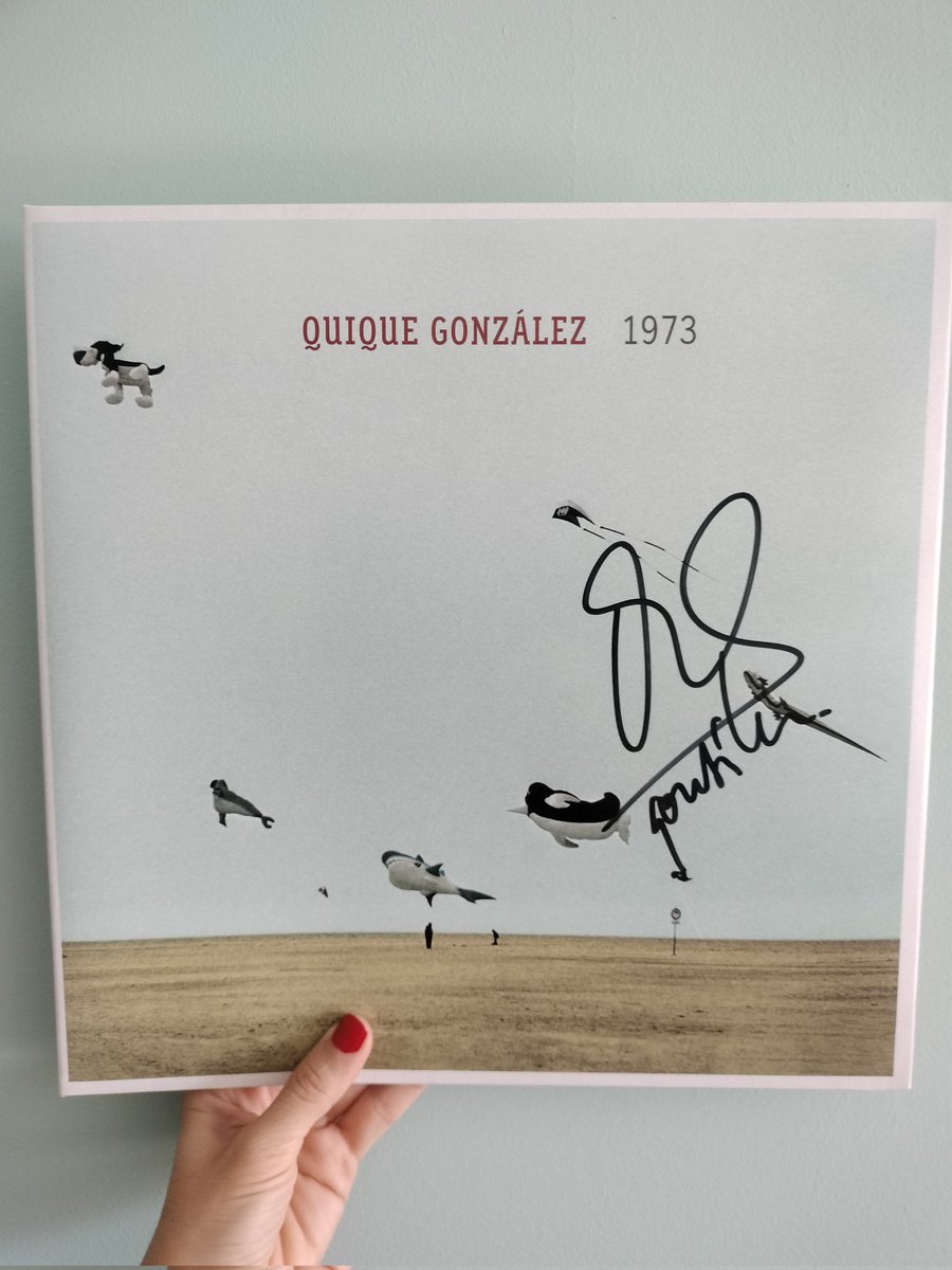 39 otoños en este mundo, que se dice pronto. Dudo mucho que mi artista favorito vuelva a publicar un disco el día de mi cumpleaños, pero espero que el tiempo que falta para que ese tres se convierta en cuatro me trate bien. Vamos a por ello 💙