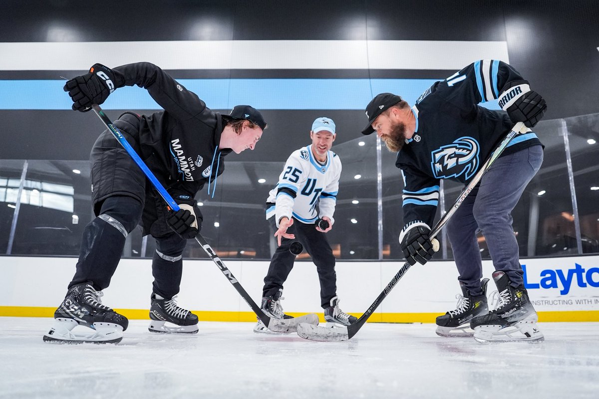 utahmammoth's tweet photo. Great day to have a great day 🏈🏒 https://t.co/KRRxmPJrfw