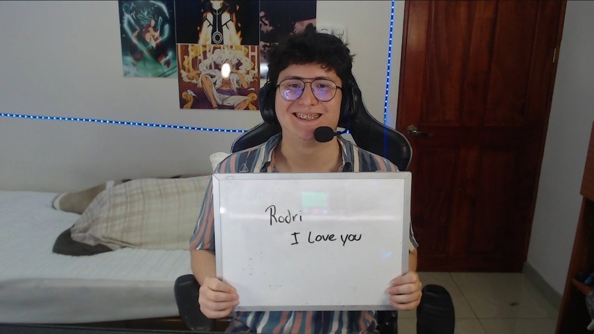Tuvieron que pasar años, la disolución de la LLA, la disolución de la LTA, la desaparición de Estral, la insolación de Infinity y FMA, Vinland Saga, SNK y JJK para que este perro de <a href="/SoyXSonic/">SoyXSonic</a> me dijera que me ama. 
Pero al final sucedió