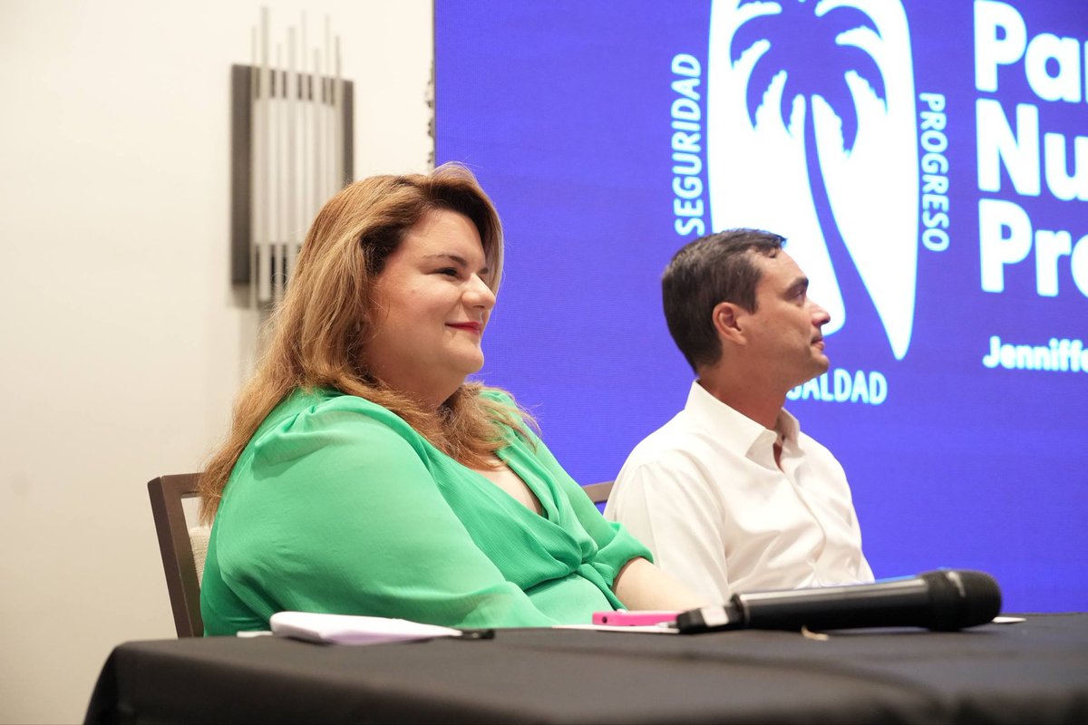 RamonRosarioEsq's tweet photo. Que gran honor participar de los talleres de mis exjefes.  @luisfortuno51 habló de crisis fiscal y tus valores cuentan y @ricardorossello de la Estadidad y la Delegación Extendida.

La Gobernadora @Jenniffer González uniendo las causas que nos unen en el @pnp_pr https://t.co/LgsqiPV9yQ