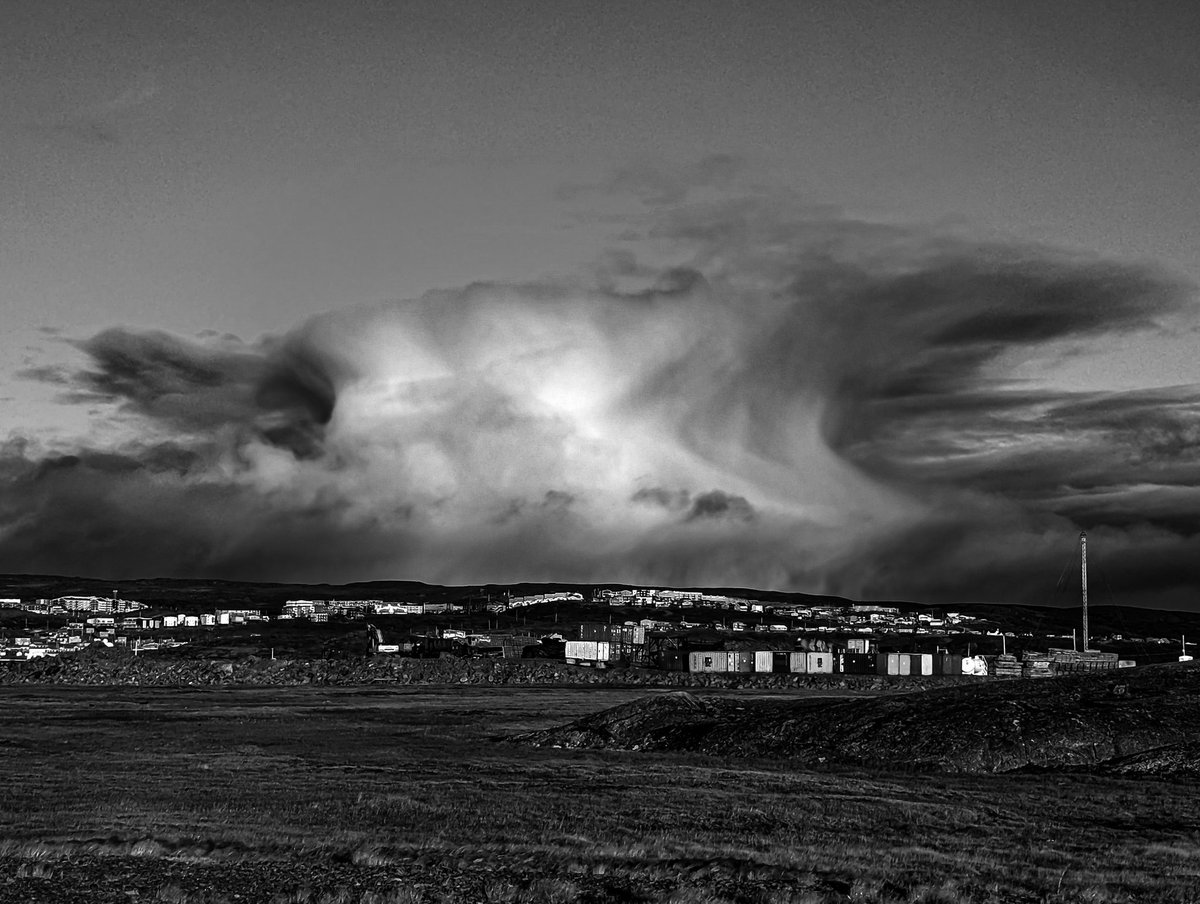 Good evening from #Iqaluit #Nunavut with a big cloud as a backdrop ☁️ OCT.3.2025 #ShareYourWeather #BlackandWhite