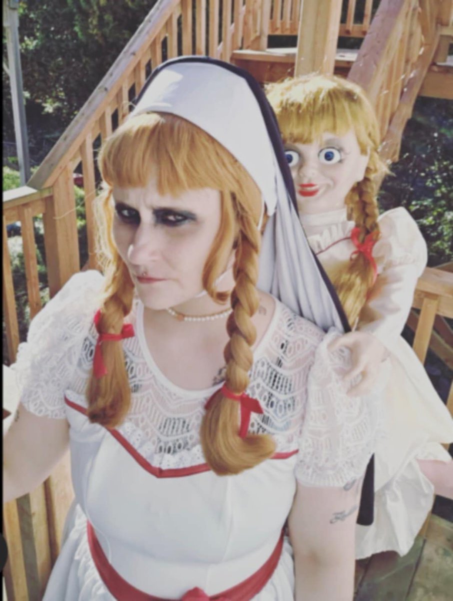 lana_drop's tweet photo. Well, I decided for this little photo shoot to combined #valak and #annabelle together this is the first shot. #TheConjuring #TheConjuringworld #Annabelle #TheConjuring2 #horrorfamily #gorrorfam #halloween #horrorcommunity #mutanfam https://t.co/o5hrCcuEdh