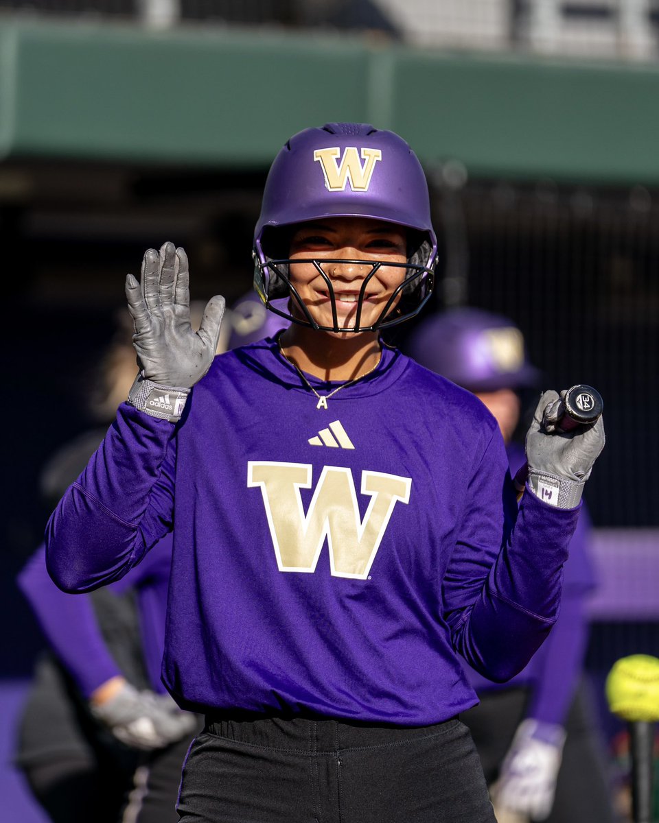 Washington Softball tweet media