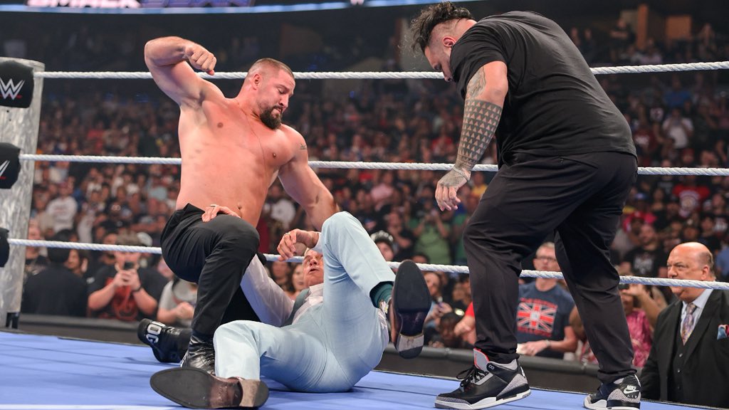 MyRhodeToGlory's tweet image. And now I find myself surrounded by a two men supposedly led by @MySongNeverEnds/@TomorrowObeysMe/@MySongNeverEnds/@ToLeadByExample/@PlayMeThatTune, a man who’s too busy polishing his crown jewel to show up and handle his own business, to “remind” me of the danger I am in.