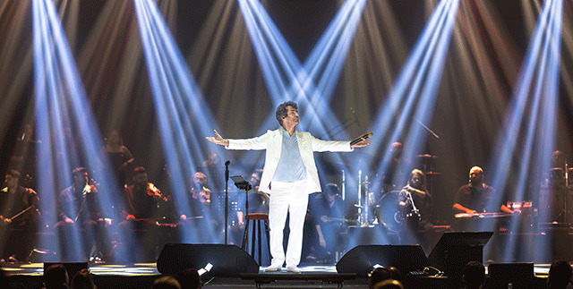 Kıbrısta Mahsun Kırmızıgül Coşkusu!: Mahsun Kırmızıgül, önceki akşam Kıbrıs’ta bir otelde sahne aldı. Kırmızıgül, konser alanını dolduran yaklaşık 1500 hayranına unutulmaz bir gece yaşattı. Beyaz kombiniyle sahneye… dlvr.it/TNSRk3 #TürkçeMüzik #MüzikHaberleri #Müzik