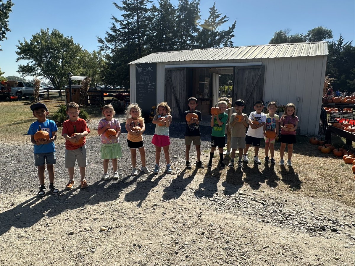 Cutest Pumpkins in the Patch! Great day on our 1st Grade Field Trip 🧡🎃💛 <a href="/PCElemSchool/">PC Elementary School</a> #lakeviewvikes #pcproud