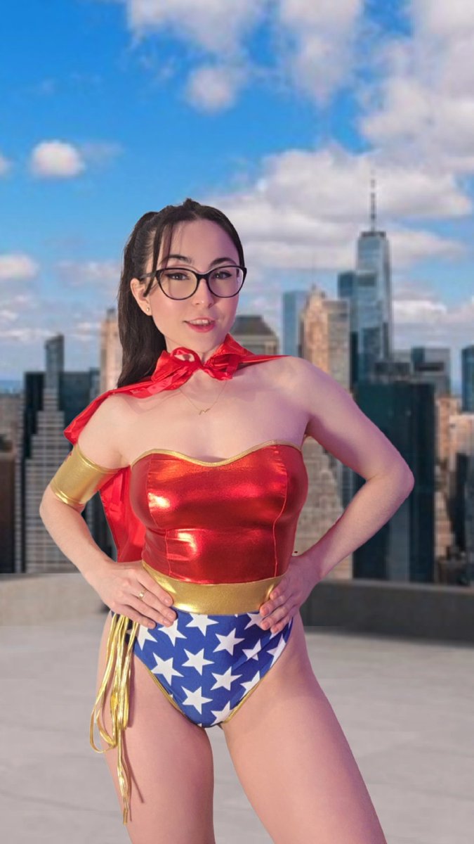 Emily_Hill33's tweet photo. #ChaturbateHalloween online tonight as Wonder Woman @chaturbate https://t.co/bIWYIRFjW6