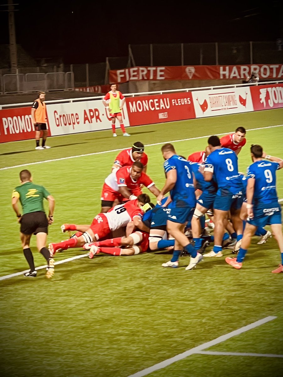 Les Cantaliens ne sont pas venus à Biarritz pour faire du surf 🌊… Bravo le <a href="/SArugbyofficiel/">Stade Aurillacois Cantal Auvergne</a> 🔴🔵🏉 <a href="/cantalauvergne/">Cantal Auvergne</a> <a href="/cantalauvergne/">Cantal Auvergne</a> <a href="/CantalD/">Cantal Auvergne</a> <a href="/PuyMary_off/">Grand Site de France Puy Mary - 🌋 du Cantal</a>  <a href="/AuvergneMarque/">Auvergne - Compte Officiel</a> f iens