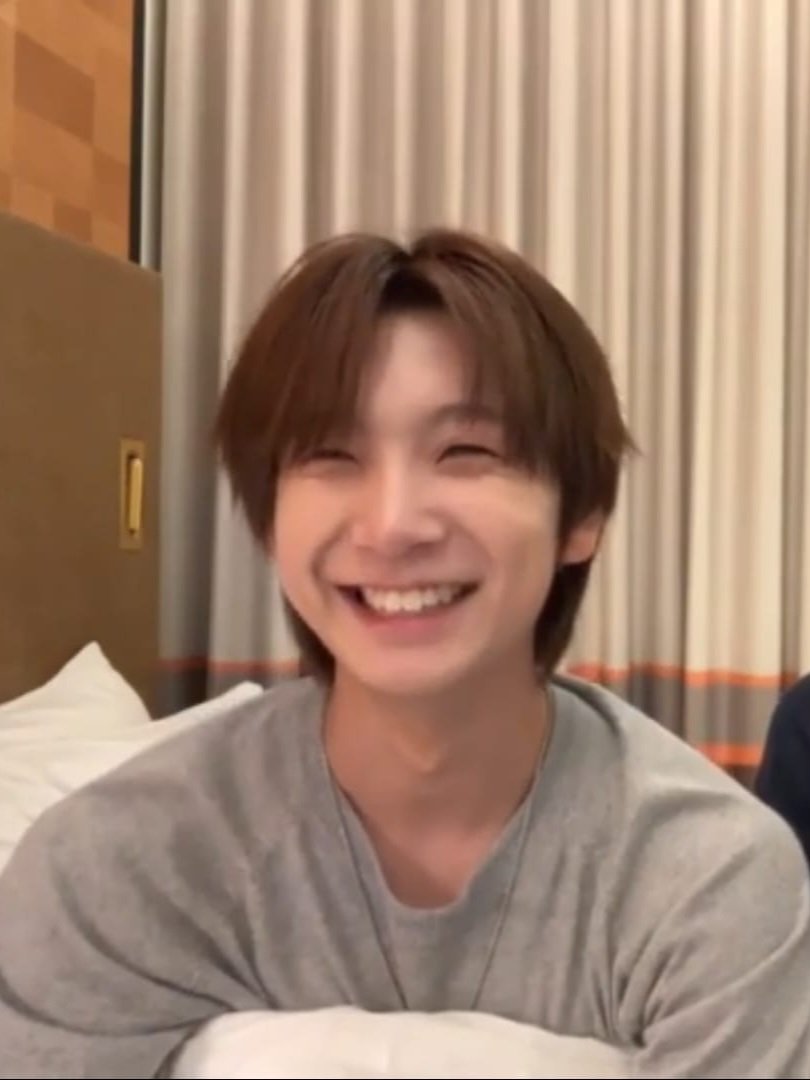 bleeagain's tweet image. happy #WorldSmileDay 😁