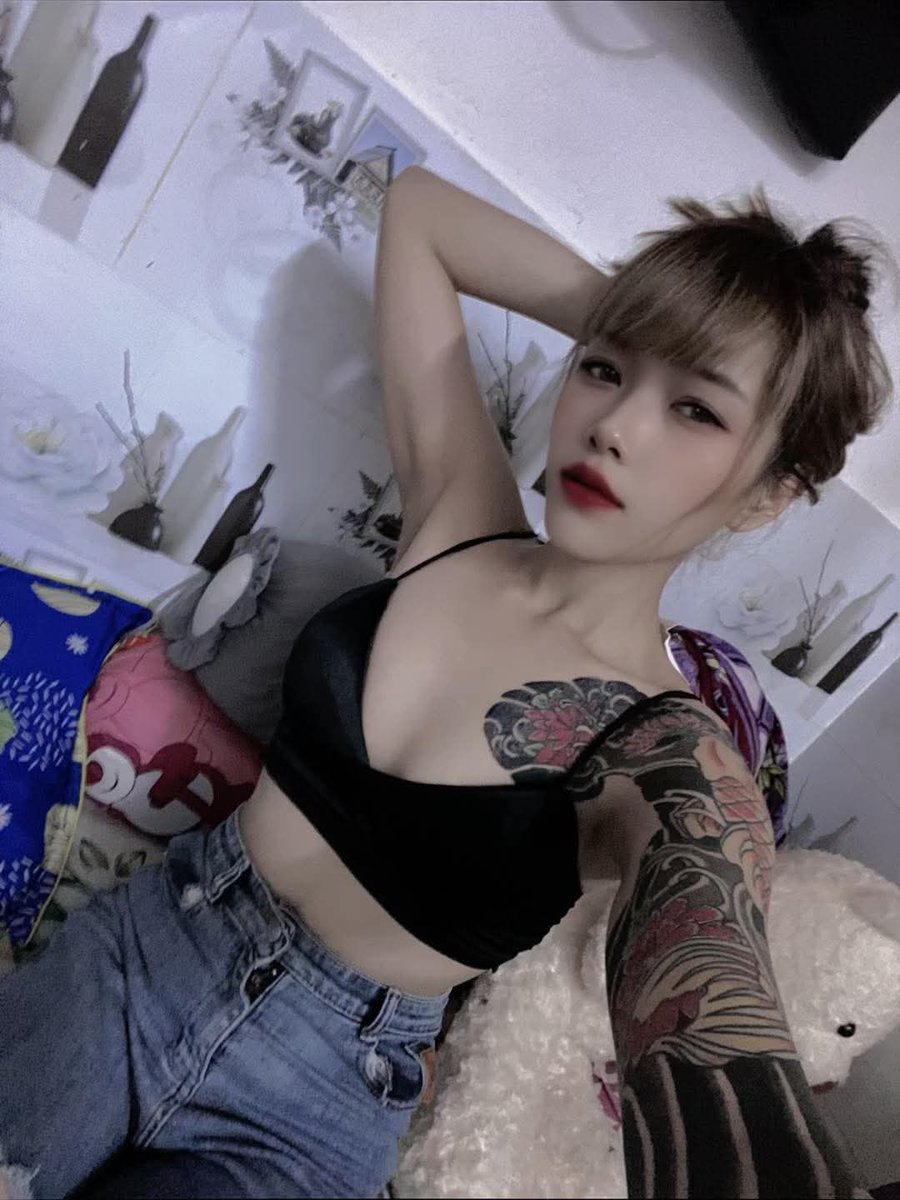 khmerChip's tweet photo. Call tới 2h sáng có được ngủ với mấy ông đâu https://t.co/L4yhh2nRx8