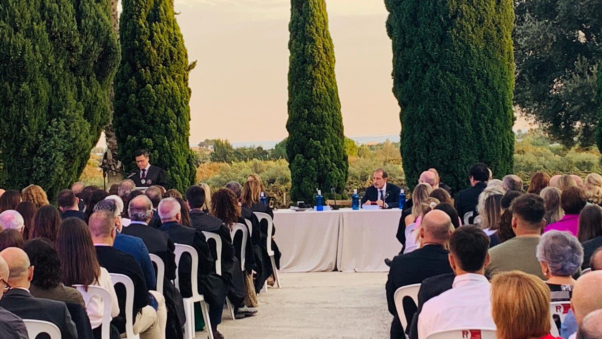 👏🏻 L'ICAReus celebra l’acte de Sant Raimon de Penyafort, i ho fa en un any clau: el seu 180è aniversari.

✨ Promesa i imposició de togues als nous col·legiats/des, homenatges, reconeixements i gestos solidaris han fet de l'acte una vetllada d'allò més especial.