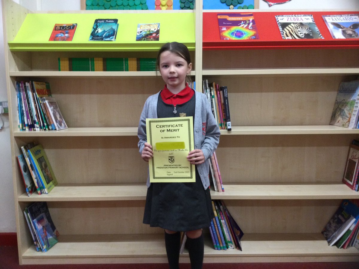 Really well done to Margot for collecting the Merit Award for Class 2P in our assembly today! 😊👍🏻⭐️