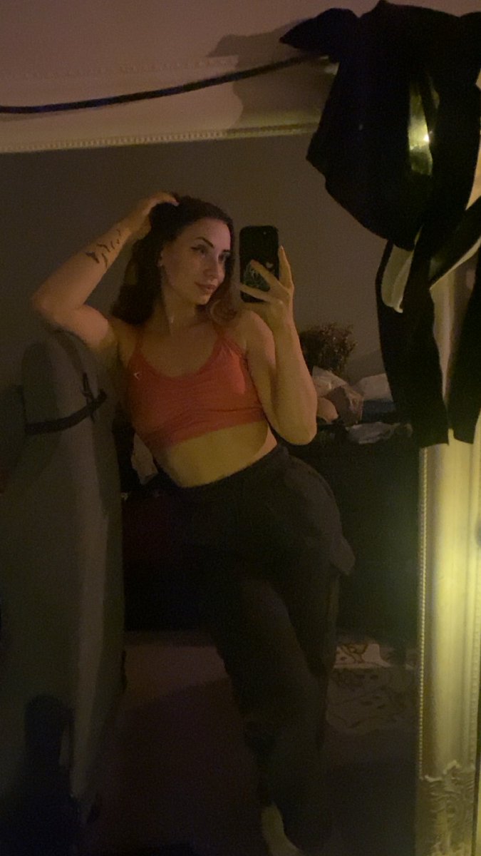 al3xx4ndra's tweet image. I live in gym clothes, thats normal right? #gym