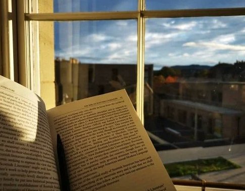 Adelaide_zxcv's tweet image. A book is a journey to a distant place. The moment you turn the page, your heart has already entered another world. 🌍📚