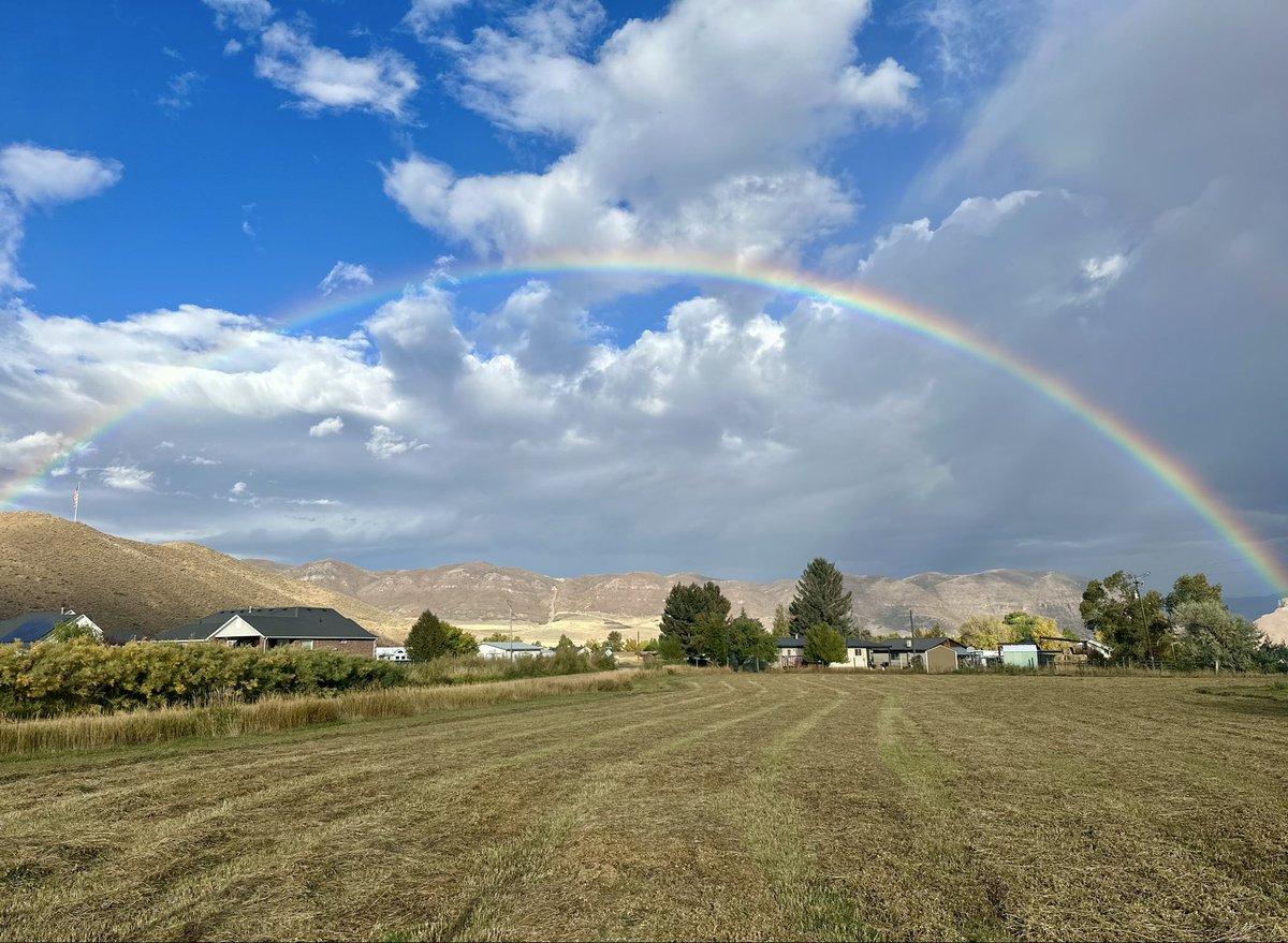 heyashtweeted's tweet photo. Utah is beautiful #AutumninUtah https://t.co/qzYWpdO546