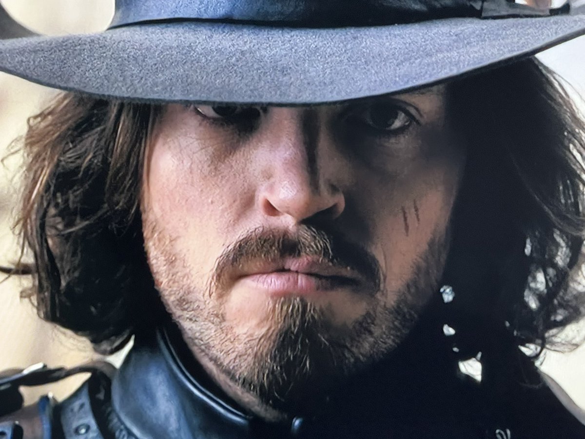 suekmoorhen's tweet image. It’s #DeLaFereFriday and a very wet and windy one too! 

I have been out twice and I have got soaked to the skin both times. Storm Amy!😬 ☔️☔️💨💨

Keep dry and warm folks! 

#Athos
#TomBurke