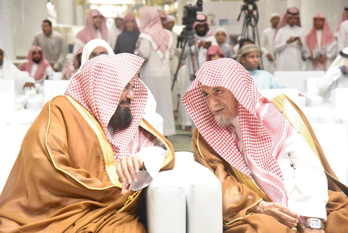 mut7DY's tweet image. صور من ندوة الفتوى التي عُقدت في المسجد النبوي
العام الماضي وأتت بفوائد كثيرة ولله الحمد..

#ندوة_الفتوى_في_الحرمين_الشريفين

وسيتجدد اللقاء في المدينة..

وهذه المره ستكون الجلسات
وفاء لسماحة الشيخ عبدالعزيز بن صالح رحمه الله
في #ملتقى_الشيخ_عبدالعزيز_بن_صالح

⏲️ ٢٣-٢٤ ربيع الآخر