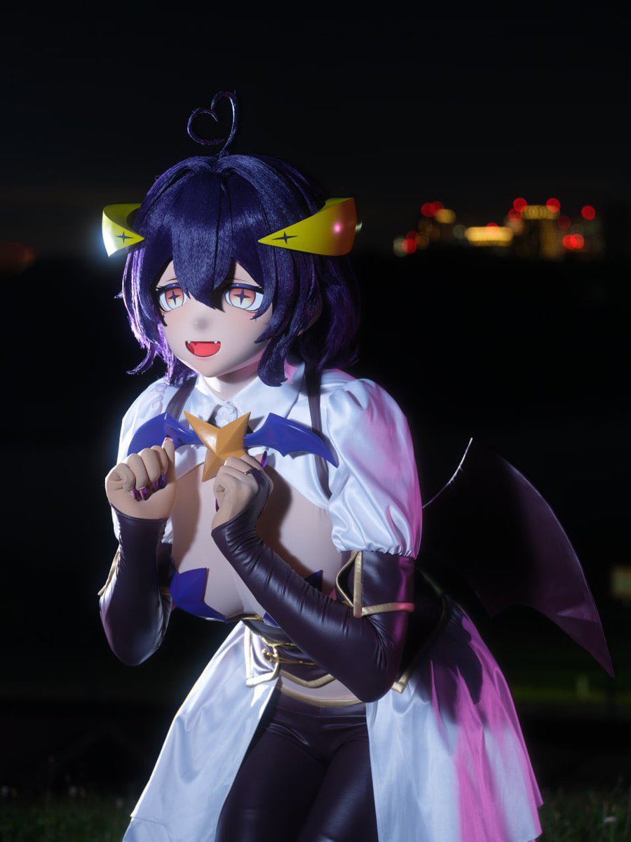 Waaah! We are so fucking back!

#GushingoverMagicalGirls #kigurumi #cosplay