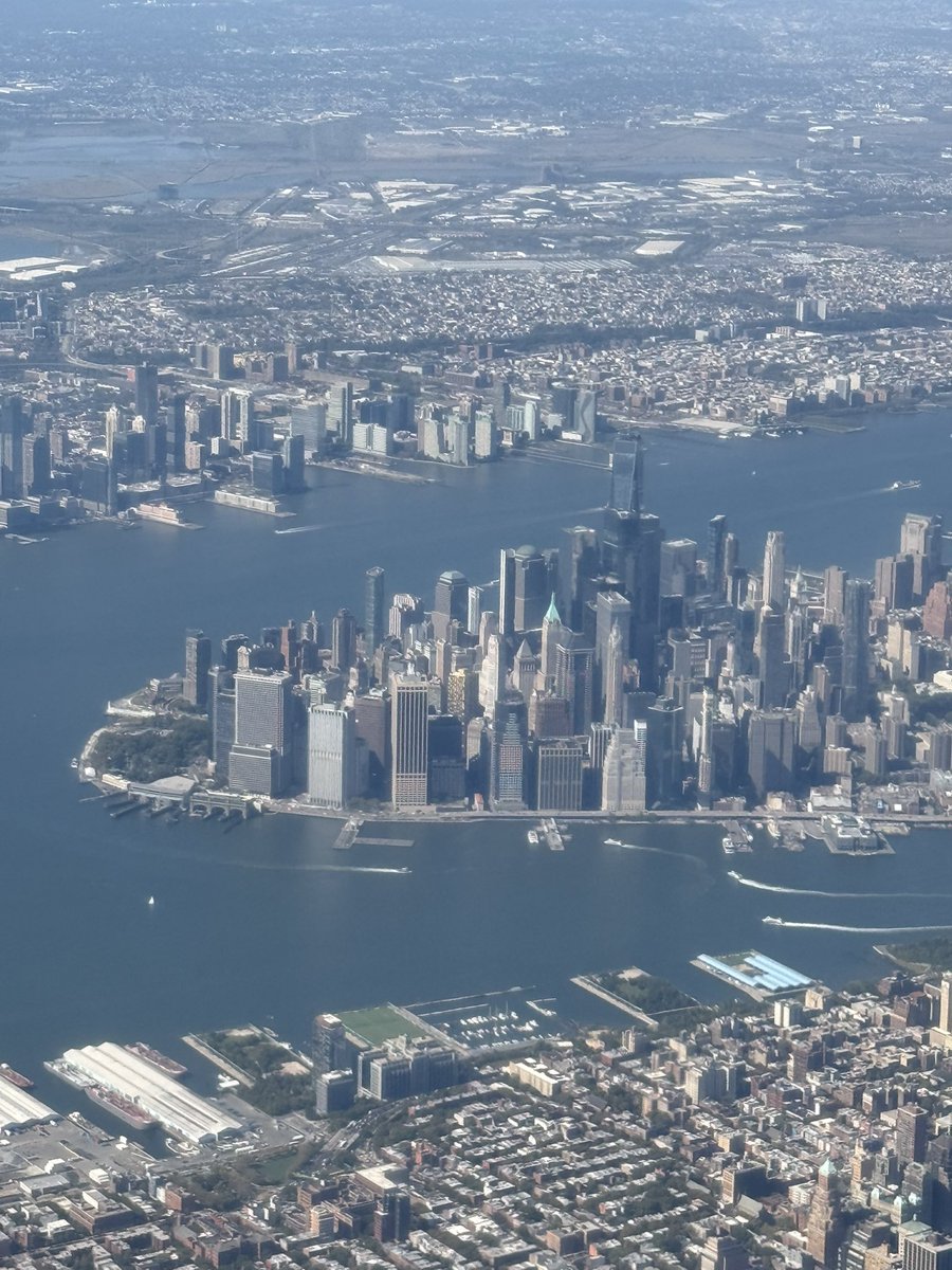 dsmom09's tweet image. NYC girls trip with @DrNataria!! Big Apple, I am in you!! #NYC #MoreToCome