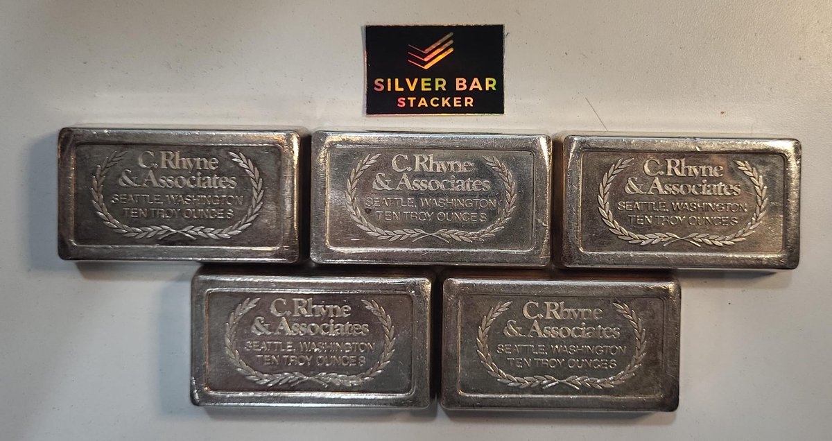 SilverBarStackr's tweet photo. Lot of 5x 10oz Silver USVI Ingot Company C. Rhyne &amp; Associates Stackers (1 lot available)

$9,999 or OBO on @whatnot:
https://t.co/fVFAtUlfXY

#Vintage #Silver #Bar #USVI #Ingot #Company #CRhyne #Seattle #Washington #Stacker #Gold #PreciousMetals #Platinum #Palladium #Bullion https://t.co/7MhzVsvgJT