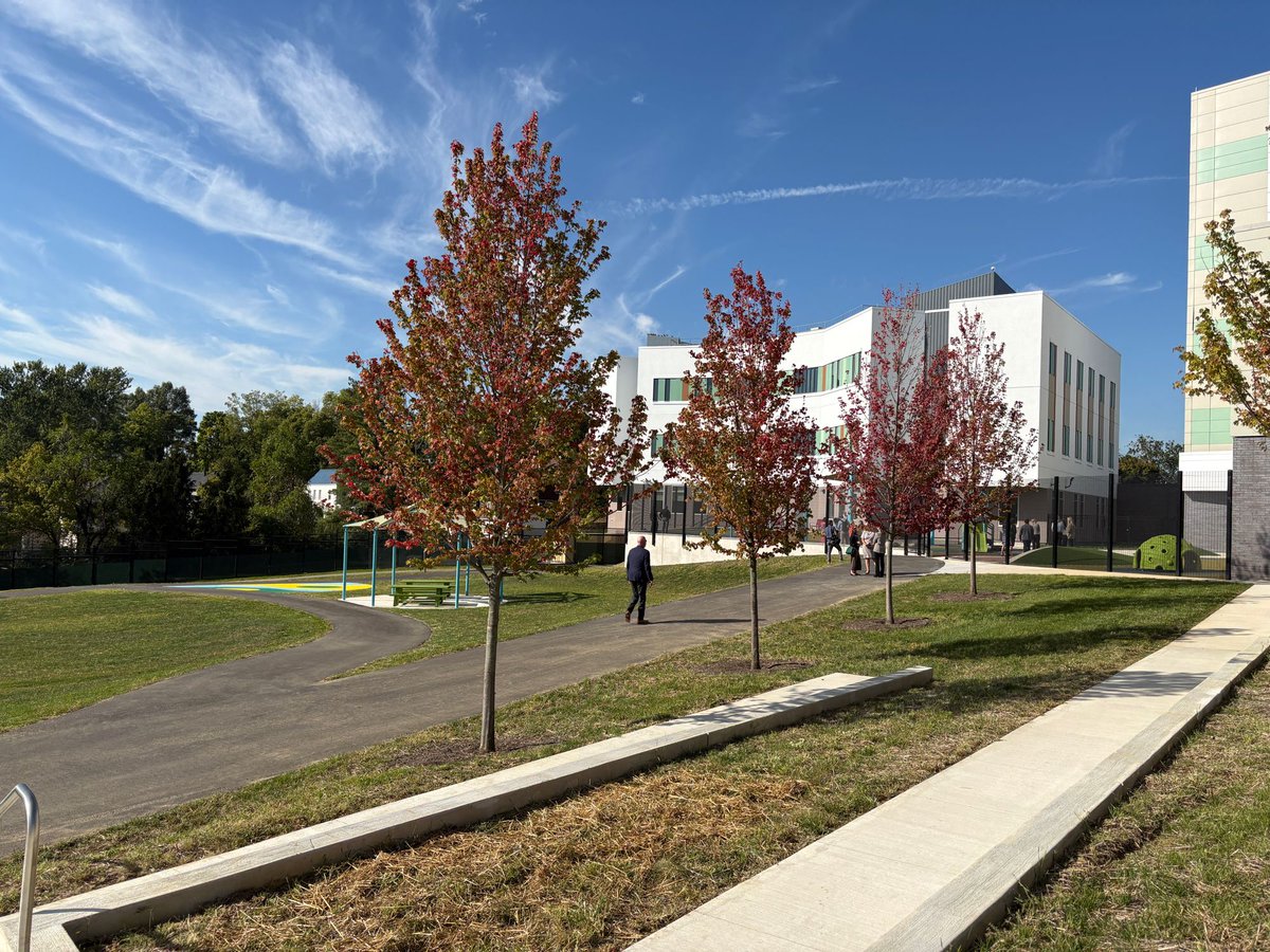 prusconstruct's tweet image. Proud to be part of the new green space opening at Cincy Children’s College Hill campus—athletic field, splash pad, playground &amp;amp; more. Thanks to Gov. DeWine &amp;amp; Mayor Pureval for joining us! #PrusConstruction #CincinnatiChildrens #GreenSpace #CincinnatiOH