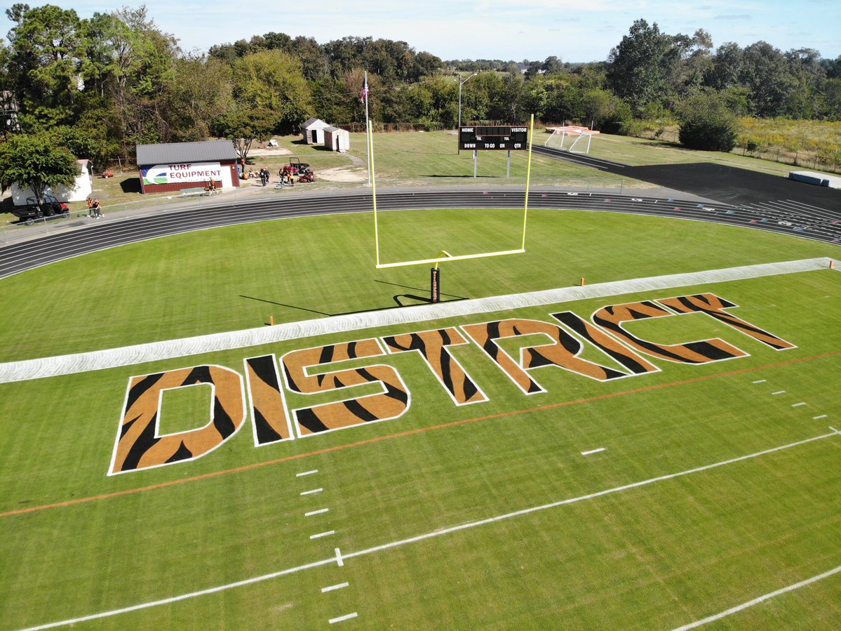 Happy Homecoming Brentsville! #HoCo2025 <a href="/TheToroCompany/">Toro</a>