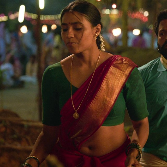 insta__addict's tweet photo. @RandomGuynot07 Ipdi oruthiyoda thoppul nakkanum. Nalla morattu rural mundaiya paathu thadavi thoppul nakkanum. Semma kick. https://t.co/j2XnZKzPEZ
