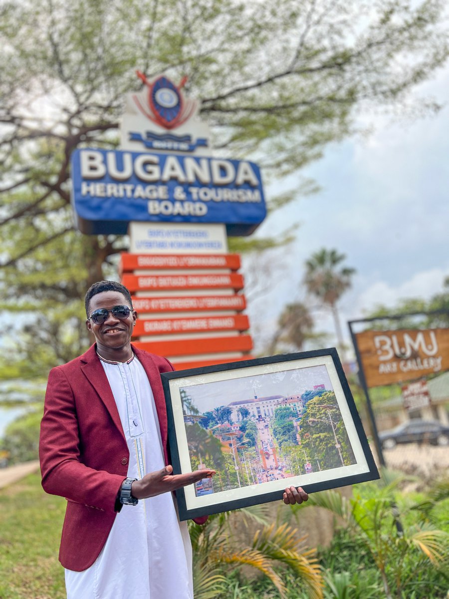 Ssenyonyiderick's tweet photo. This evening I met with Mr. @NajibSsekikubo, the new Executive Director of the Buganda Heritage & Tourism Board (@TourBugandaUG). I also delivered one of my photographs in support of #OperationSleepWell from @BJacquie_P
In our meeting, he emphasised that Buganda Kingdom welcomes all content creators and storytellers who want to document and share its heritage, his office door is open for you.
Mr. Ssekibubo recently took over from @AlbertKasozi, who served with dedication and left a strong foundation for the Kingdom’s tourism.
Congratulations, Mr. Ssekibubo, on your appointment. I look forward to working together to preserve Buganda’s heritage and grow visitor numbers for Buganda and Uganda.
Kulwa Katonda Nensi Yange🇺🇬