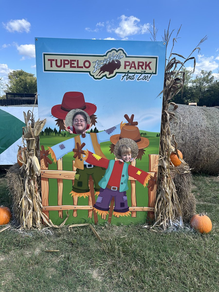 Everyone needs to visit the Tupelo Buffalo Park during the Halloween season🎃🎃