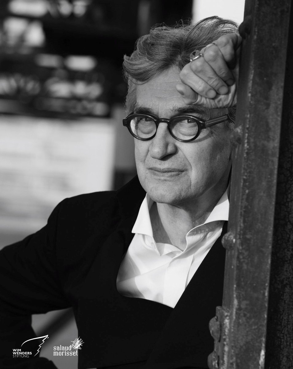 La Cineteca Nacional presenta una retrospectiva dedicada a #WimWenders, un ciclo que reúne 22 títulos fundamentales de uno de los directores más influyentes del Nuevo Cine Alemán.

📅 Del 8 al 26 de octubre, podrás redescubrir en pantalla grande obras como PARÍS, TEXAS, LAS ALAS