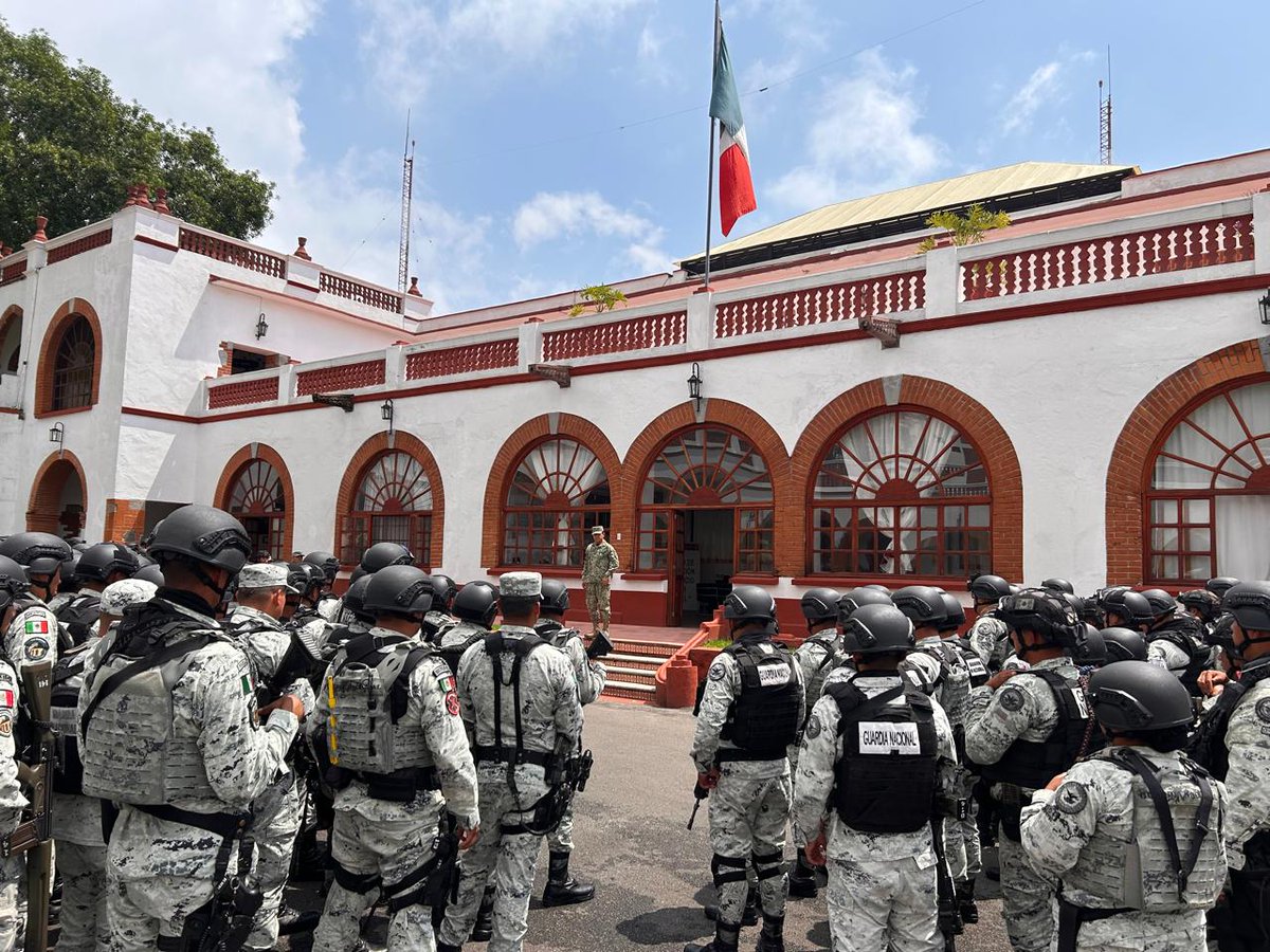 linea_caliente_'s tweet image. #Local | Llegan 300 elementos de la Guardia Nacional a #Morelos para reforzar la seguridad en Cuernavaca, Cuautla, Jiutepec y Yautepec. Realizarán patrullajes coordinados con Ejército, SSPC, FGE  y policías municipales.