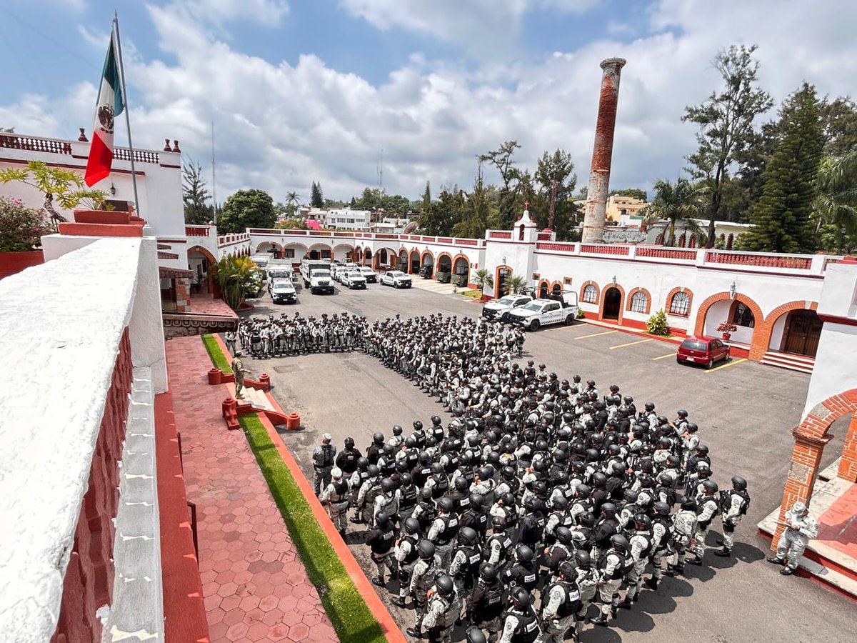linea_caliente_'s tweet image. #Local | Llegan 300 elementos de la Guardia Nacional a #Morelos para reforzar la seguridad en Cuernavaca, Cuautla, Jiutepec y Yautepec. Realizarán patrullajes coordinados con Ejército, SSPC, FGE  y policías municipales.