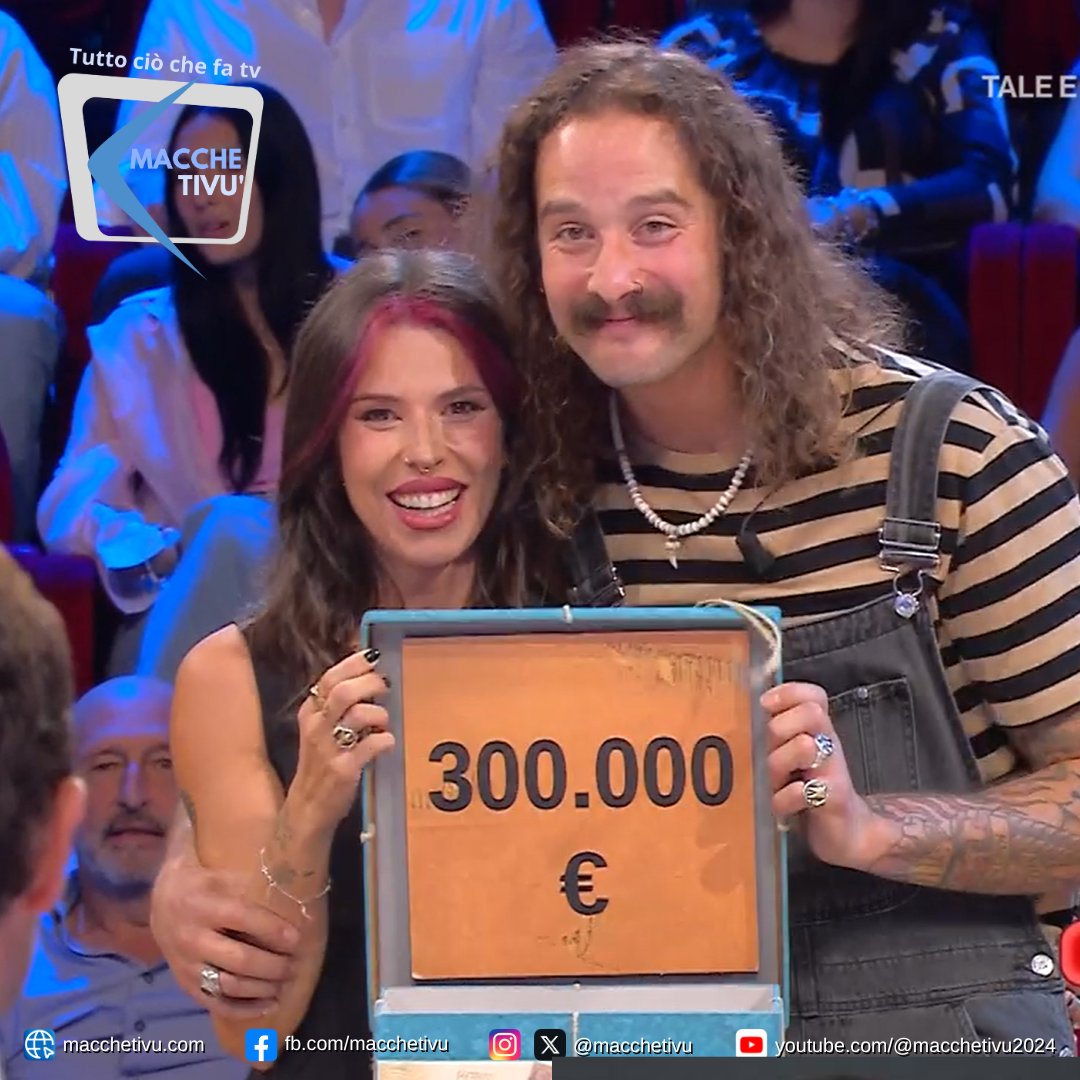 macchetivu's tweet photo. 💥 Seconda vittoria da 300.000 € ad Affari Tuoi! 💥
Questa sera Angelo Russo, pacchista che rappresenta la Sardegna, ha centrato il colpaccio e portato a casa la cifra massima di 300.000 €! 🎉
#AffariTuoi #Vittoria #300mila #AngeloRusso #Sardegna #Colpaccio https://t.co/F10yZBasIt
