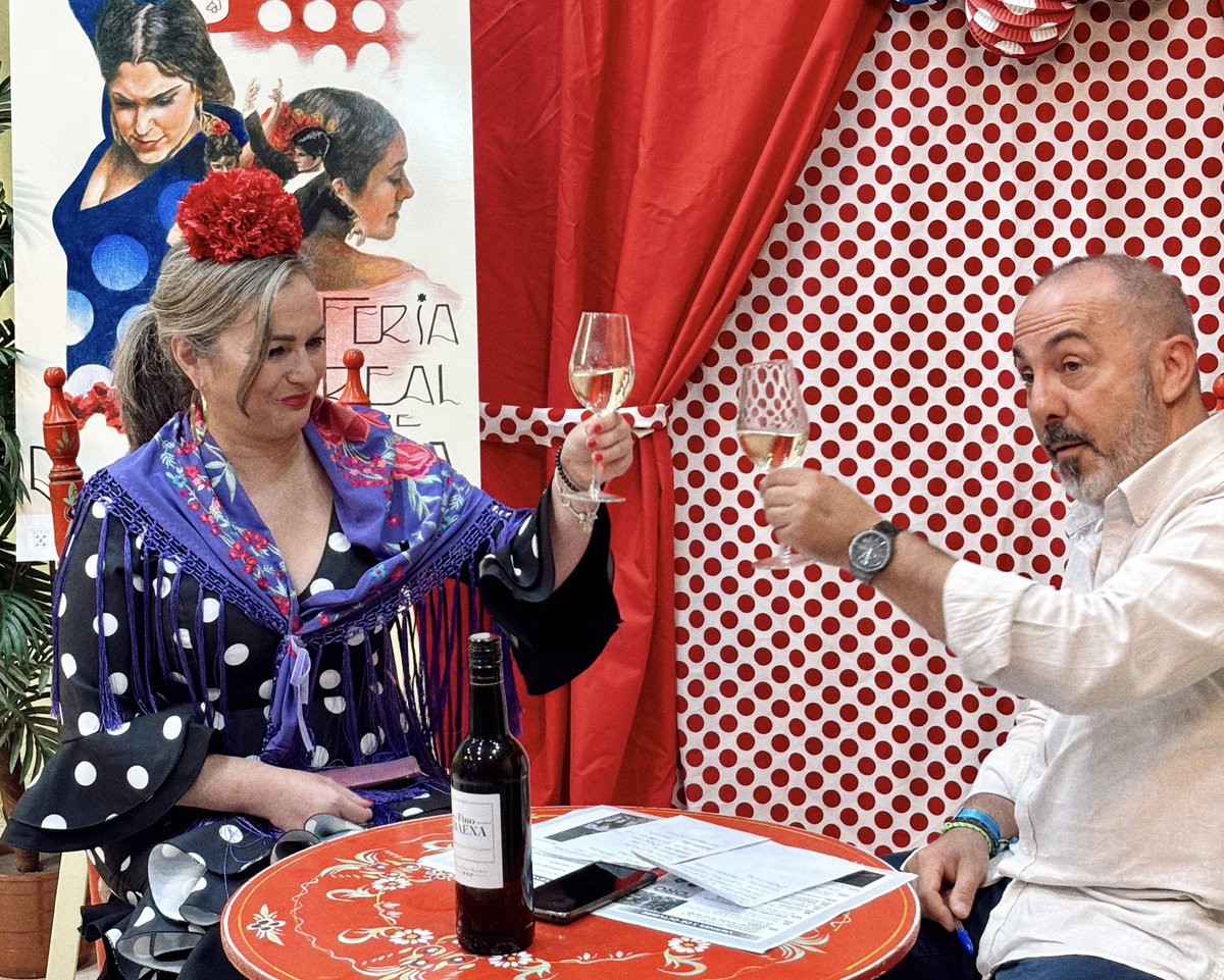 ❤️✨ Qué alegría ver la Feria Real de Baena tan viva, con nuestra gente disfrutando y compartiendo momentos únicos.

Queda la recta final… y yo la estoy viviendo con muchísima emoción 🎡🎶