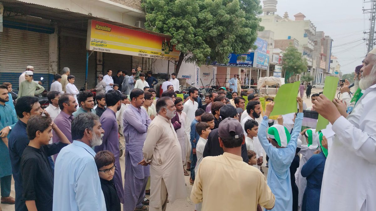 zkbrao's tweet photo. @SenatorMushtaq Sir bs apko btana tha k na #ImranKhan, na #ManzoorPashteen or na #Mahrang ne ab tk apke liye na #Tweet ki hai na koi #LongMarch sirf @JIPOfficial pore Pakistan me Ap k lia or Palestine k lia nikli.

#مذمت_کیوں_نہیں_کرتے؟ https://t.co/3f7GdVp8H2