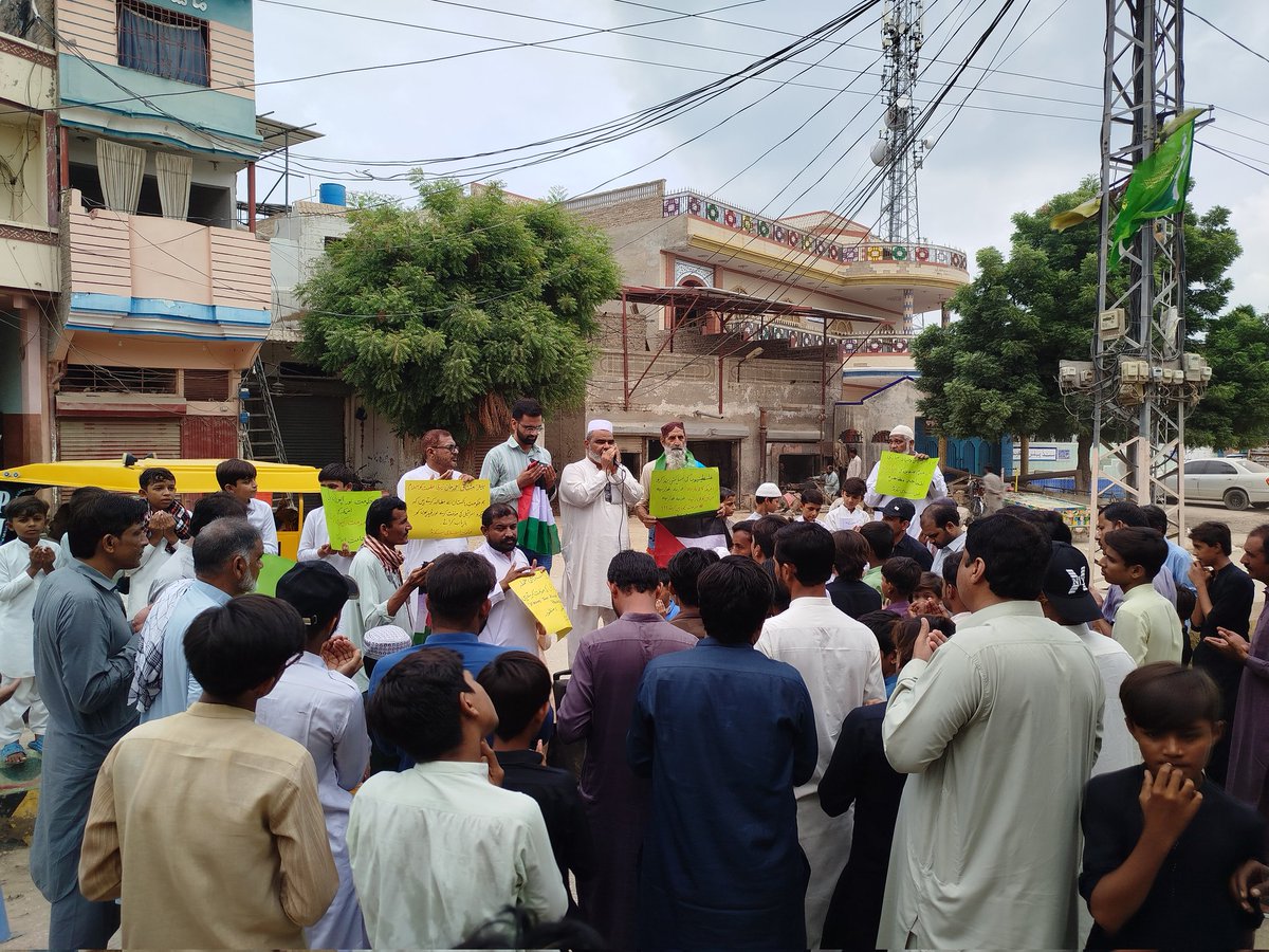 zkbrao's tweet photo. @SenatorMushtaq Sir bs apko btana tha k na #ImranKhan, na #ManzoorPashteen or na #Mahrang ne ab tk apke liye na #Tweet ki hai na koi #LongMarch sirf @JIPOfficial pore Pakistan me Ap k lia or Palestine k lia nikli.

#مذمت_کیوں_نہیں_کرتے؟ https://t.co/3f7GdVp8H2