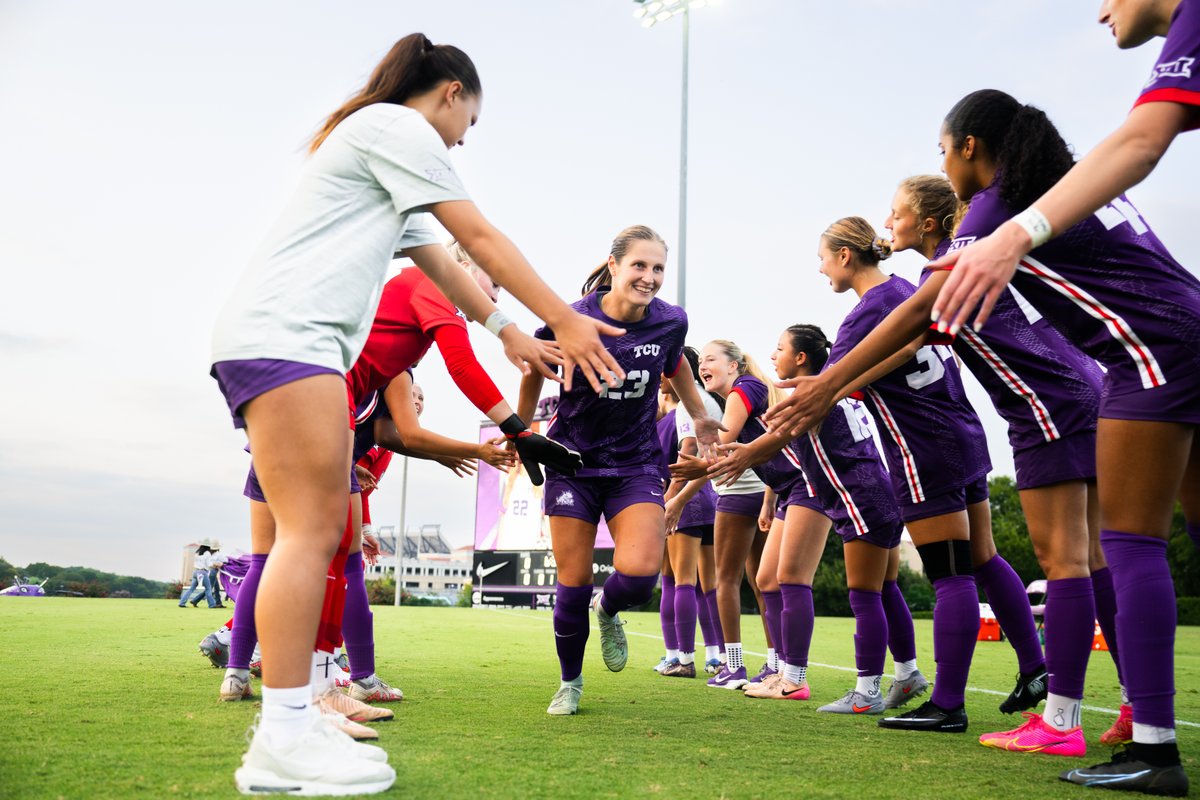 TCUSoccer's tweet image. 𝐒𝐞𝐧𝐢𝐨𝐫 𝐒𝐩𝐨𝐭𝐥𝐢𝐠𝐡𝐭: 𝐆𝐫𝐚𝐜𝐞 𝐂𝐨𝐩𝐩𝐢𝐧𝐠𝐞𝐫

A force across the back line and another four-year standout for TCU, Grace has made an impact since her freshman season. She's totaled over 4000 minutes played, appearing in 57 total matches and making 46 starts!