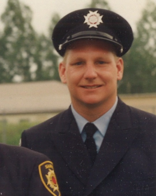 Please join us in congratulating Sarnia Fire Rescue Platoon Chief Gary Whitely on a happy and much earned retirement after 32 years of serving the citizens of the City of Sarnia. Enjoy your retirement.