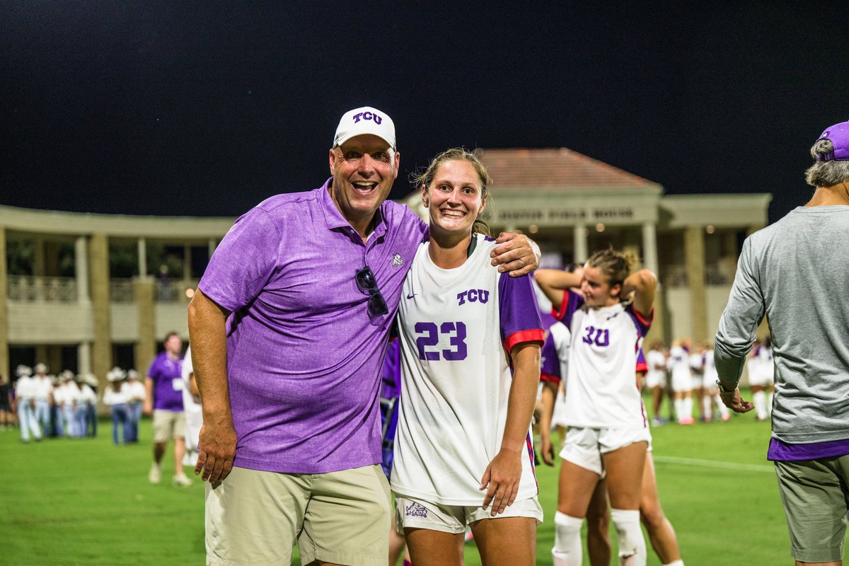 TCUSoccer's tweet image. 𝐒𝐞𝐧𝐢𝐨𝐫 𝐒𝐩𝐨𝐭𝐥𝐢𝐠𝐡𝐭: 𝐆𝐫𝐚𝐜𝐞 𝐂𝐨𝐩𝐩𝐢𝐧𝐠𝐞𝐫

A force across the back line and another four-year standout for TCU, Grace has made an impact since her freshman season. She's totaled over 4000 minutes played, appearing in 57 total matches and making 46 starts!