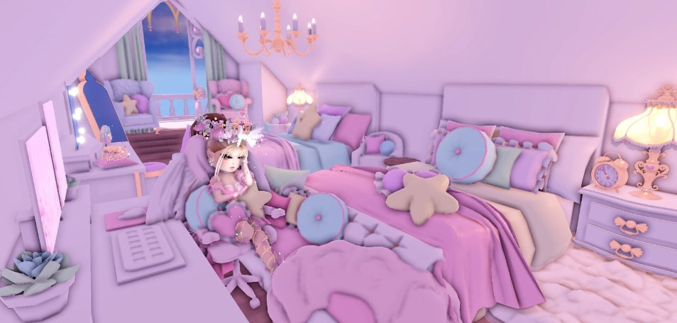 My finished two bed dorm!

#rh #royalehigh #dorm #dormbuild #builds