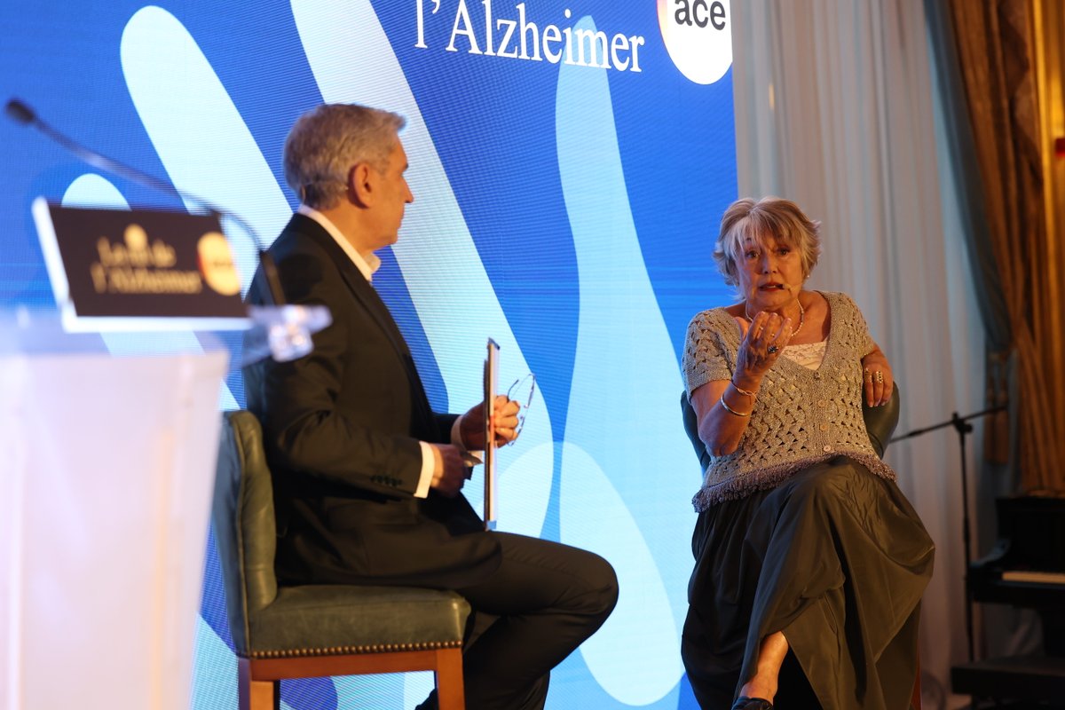 MerceBoadaR's tweet image. Ahir vam viure una Nit de l’Alzheimer única.
Gràcies a tots els assistents, personalitats i artistes que vau fer d’aquesta vetllada una experiència tan especial i plena de complicitats.

L’any vinent, més i millor! 🌟

#Alzheimer #LaNitDeLAlzheimer