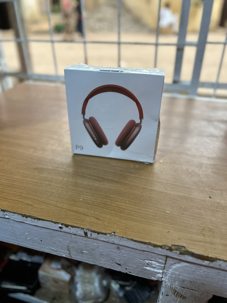 Momo_Diaoune's tweet image. 🚨 JEU CONCOURS 

Pour participer:

FOLLOW @DIAOUNE_SHOP 

- 🔁 Rt le tweet 

NB: TAS dimanche 15 h  (2 gagnants 🏆) parmi les RT 

Bonne chance à tous ❤️✍️