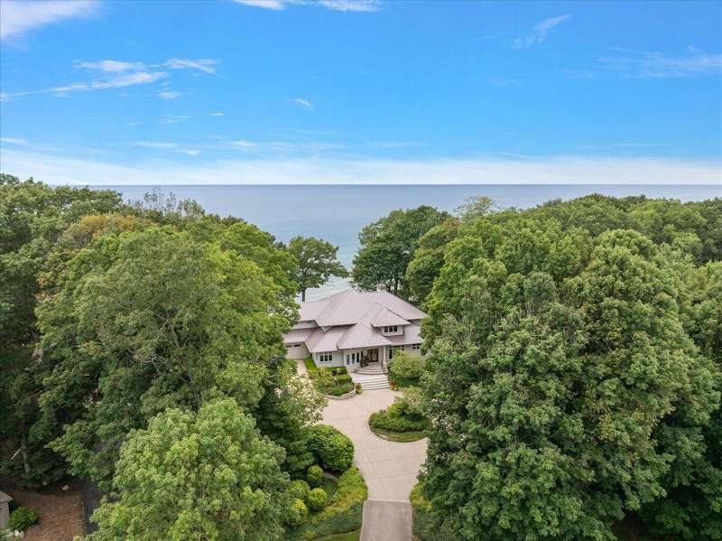 LeadingRE tweet media