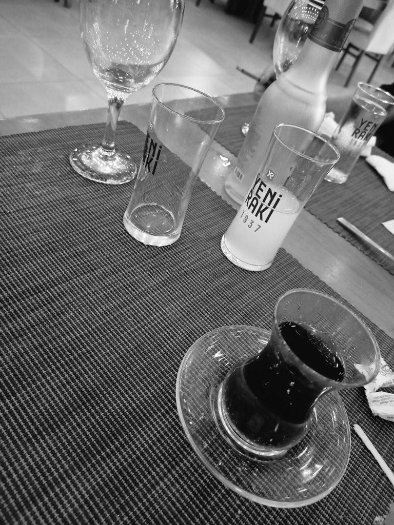 Tek kişilik bir tartışmaya dönüştü yaşamım. Her şey benim içimde başlayıp bitiyor...

Şükrü Erbaş