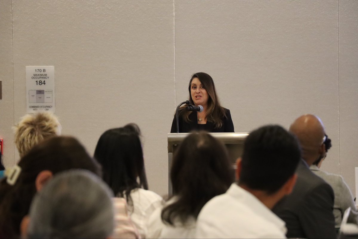 RepLuzRivas's tweet image. The impact of Republicans&apos; shutdown is being felt by health organizations who serve working families across the San Fernando Valley.

I met with many of them at the Valley Care Community Consortium at CSUN where I heard about how Republicans&apos; healthcare crisis and their shutdown…