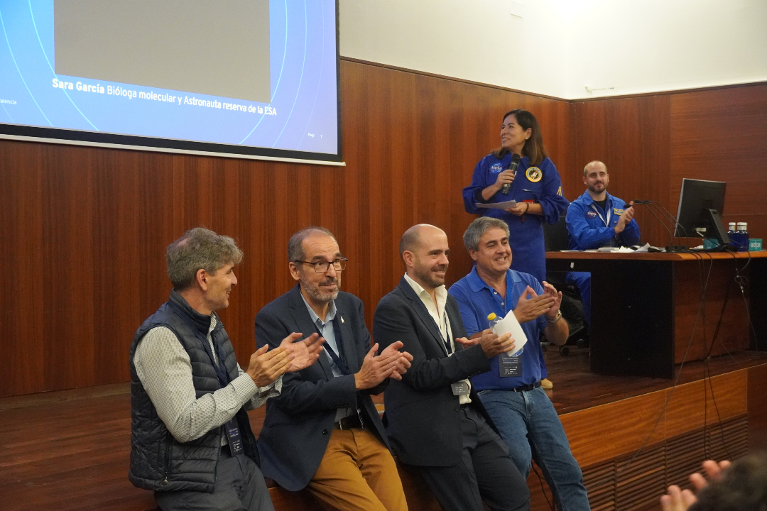 ¡Inauguramos oficialmente #SpaceAppsValencia en <a href="/ETSIADI/">ETSIADI</a>🚀

Con la presencia de <a href="/scito_Fundacio/">Fundació Scito</a>, Andres Tiseira de <a href="/ETSIADI/">ETSIADI</a>, Alejandro Vignoni, Director de <a href="/IDEASUPV/">IDEAS UPV</a> y Pepe Nieto, Presidente de <a href="/aerocv_/">ESPAI AERO CV</a> damos inicio a la 10ª edición local parte del hackathon más grande del mundo.