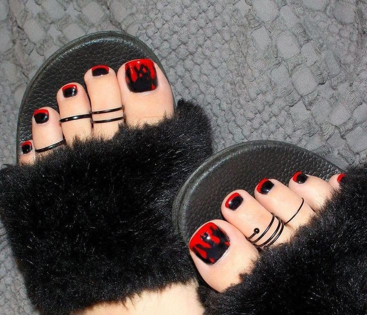 SolesOfIre's tweet photo. My girlie that I usually go to the salon with will be leaving until mid October, but I just found these cute ideas on Pinterest for spooky season... 😔  #notmyfeet https://t.co/u6qM5r6Bon